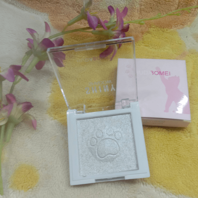 Huda Bomei Shiny Shadow Highlighter Palette