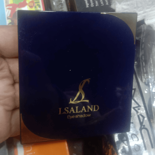 Lsaland Eyeshadow Powder Palette